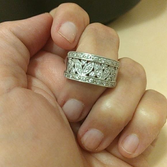 White gold Diamond ring. 14 kt .45ctw wide band - Picture 2 of 3